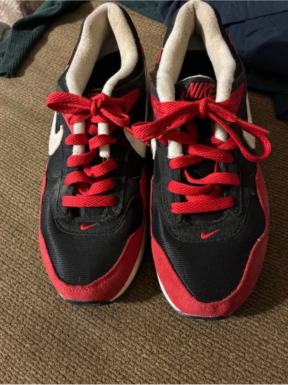 Size 5.5 Nike Air Max IVO Sneakers 👟